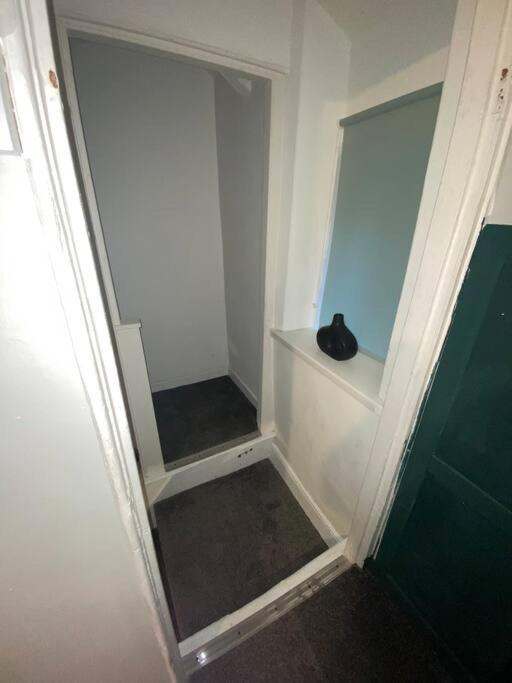 Mountain View Two Bedroom Llwynypia 外观 照片