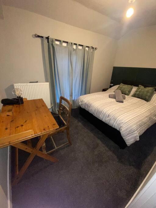 Mountain View Two Bedroom Llwynypia 外观 照片