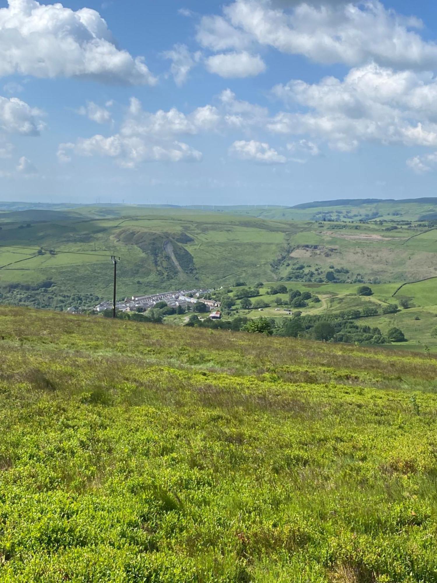 Mountain View Two Bedroom Llwynypia 外观 照片