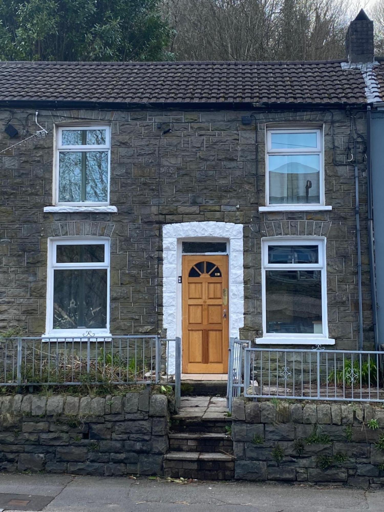Mountain View Two Bedroom Llwynypia 外观 照片
