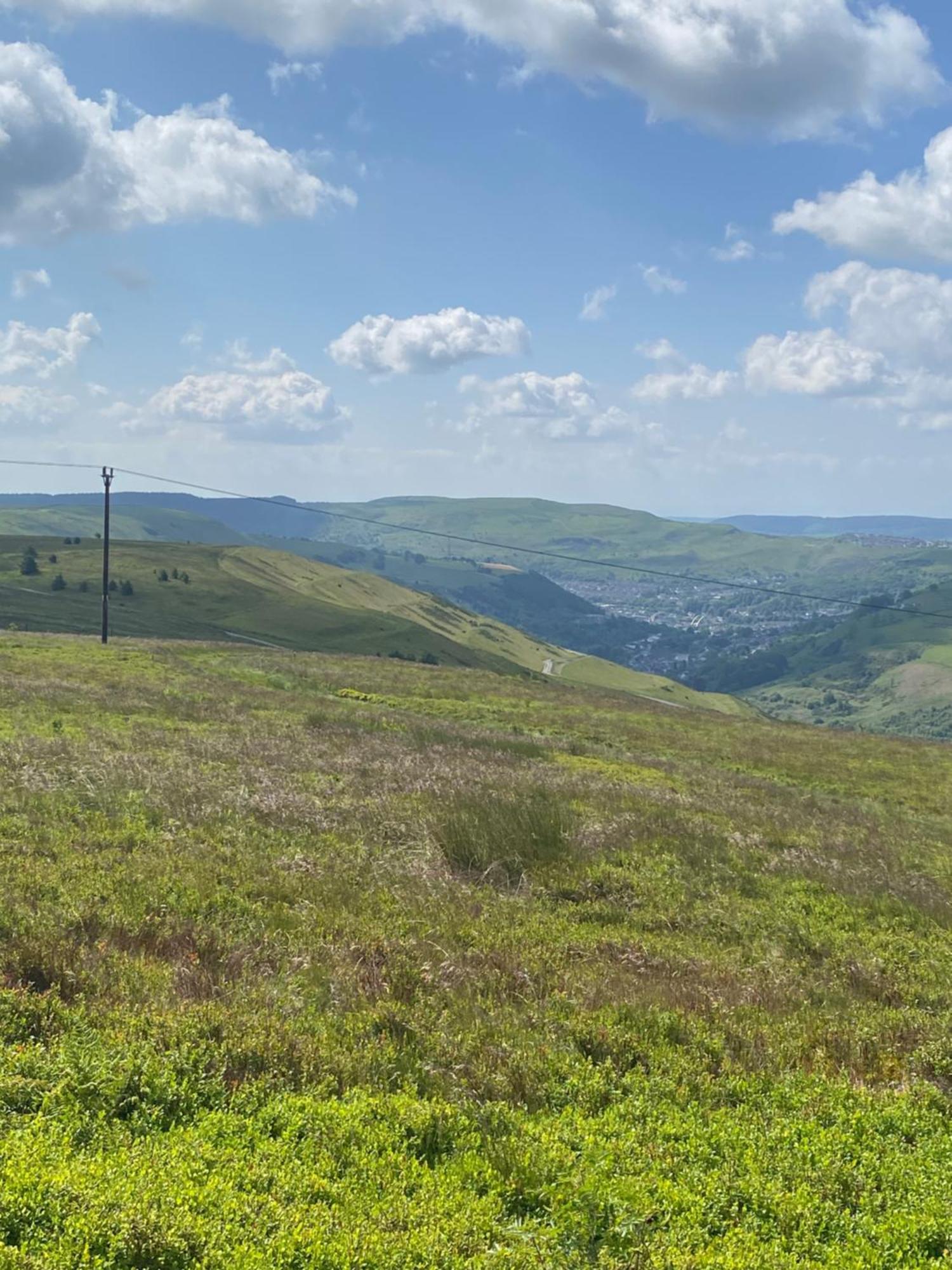 Mountain View Two Bedroom Llwynypia 外观 照片