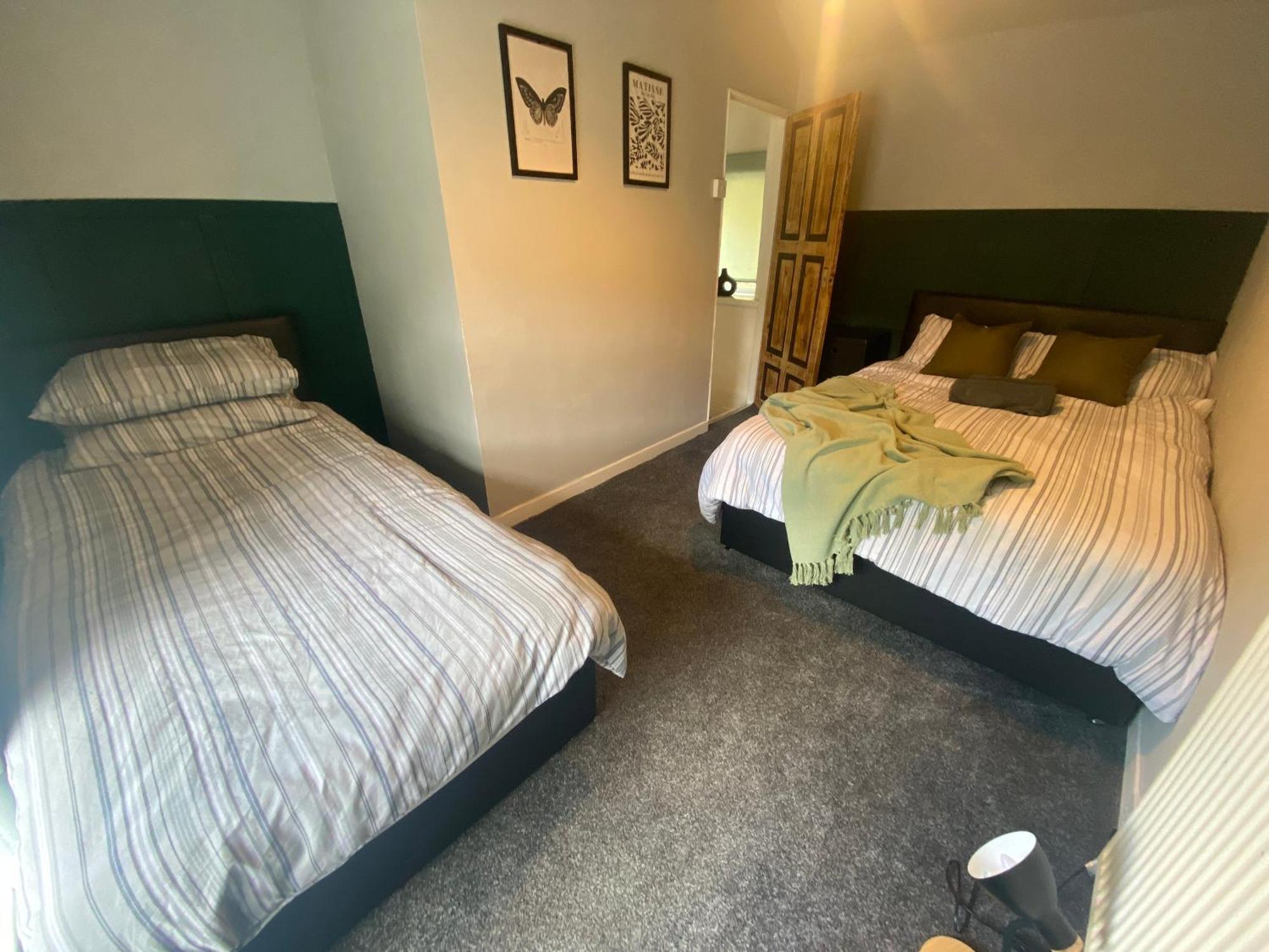 Mountain View Two Bedroom Llwynypia 外观 照片
