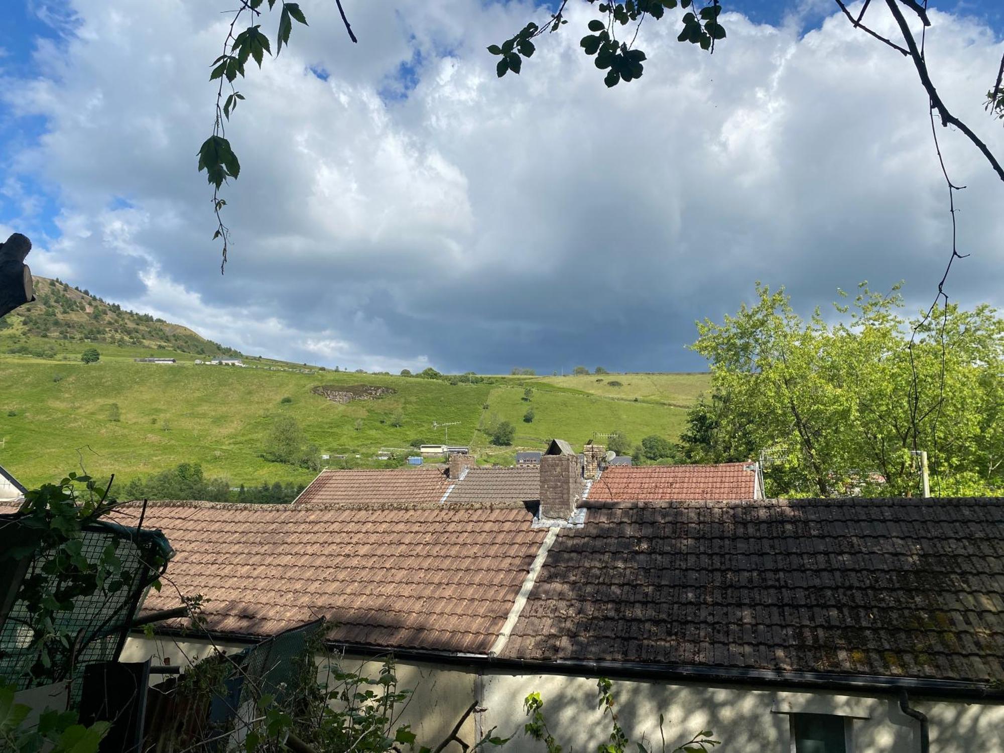 Mountain View Two Bedroom Llwynypia 外观 照片