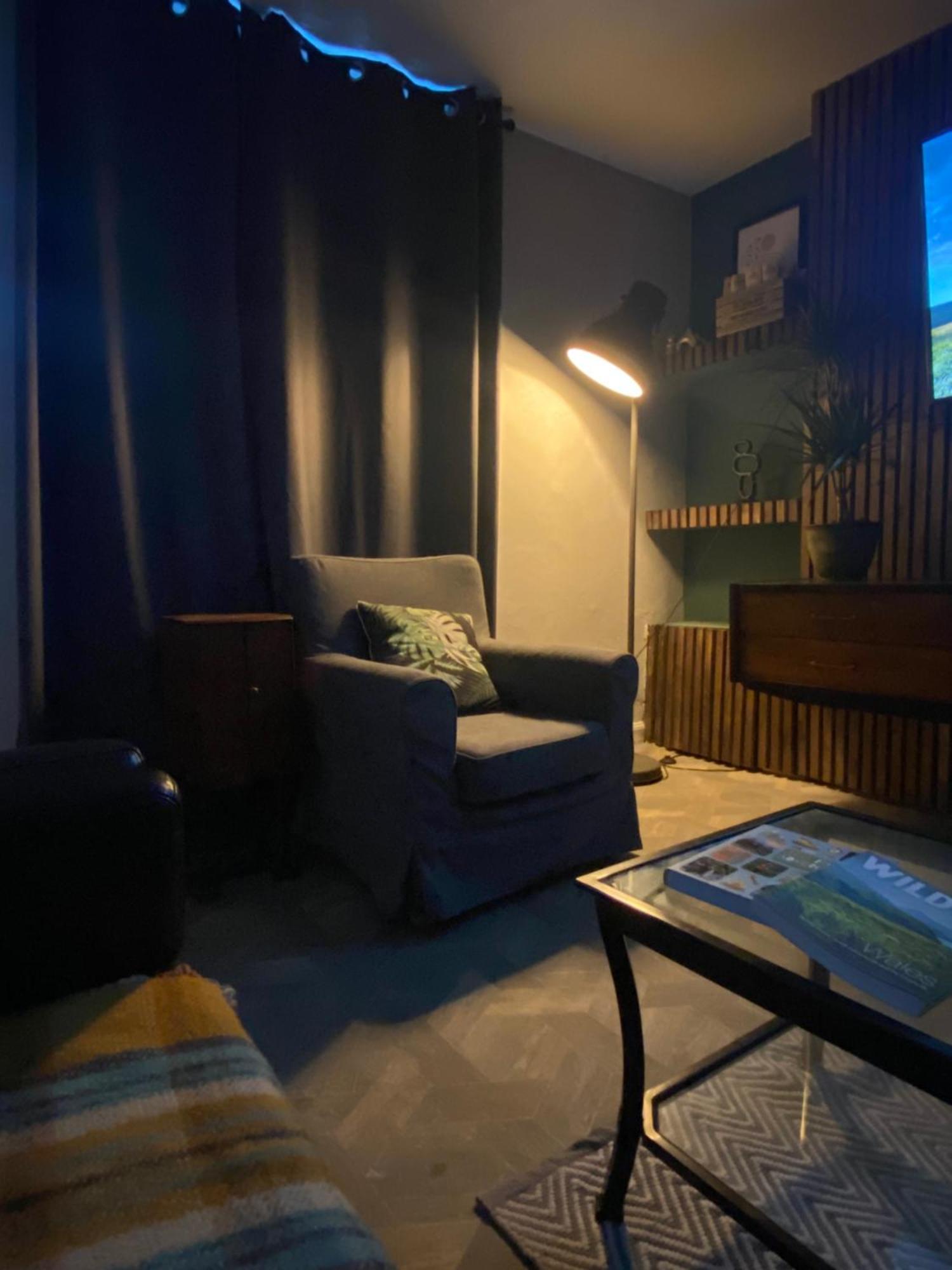 Mountain View Two Bedroom Llwynypia 外观 照片
